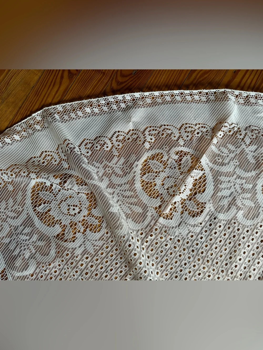 Oblong Vintage Floral Lace Tablecloth 60” x 70”